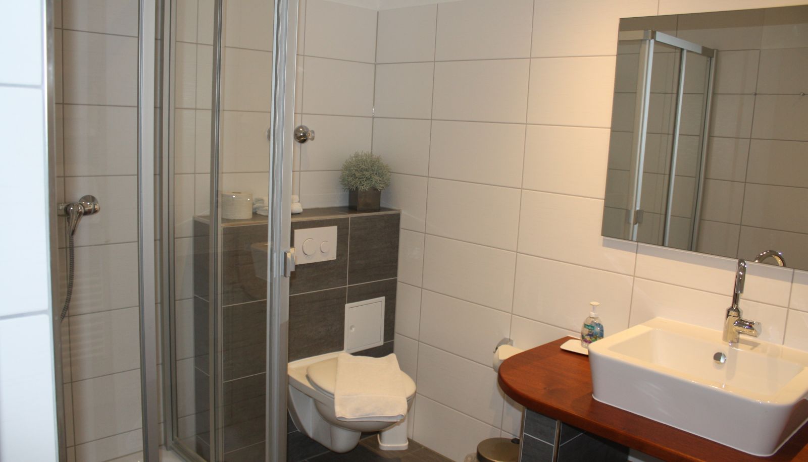 Juniorsuite - Zum Kuehlen Grunde