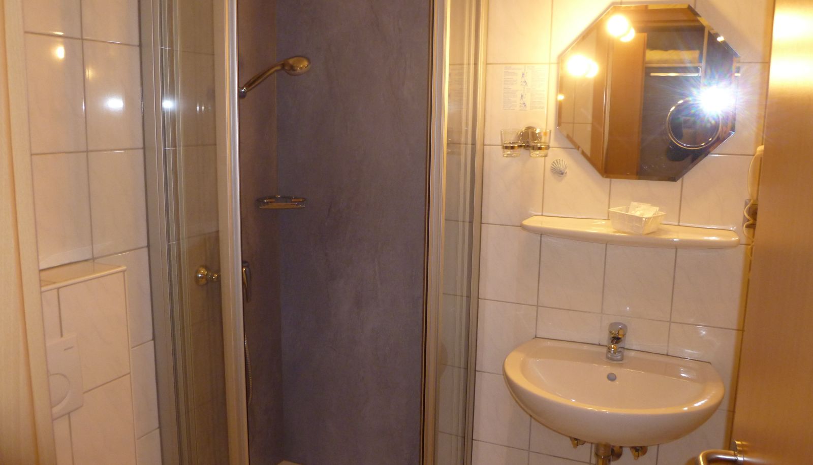 Bathroom - Hotel Wilder Mann