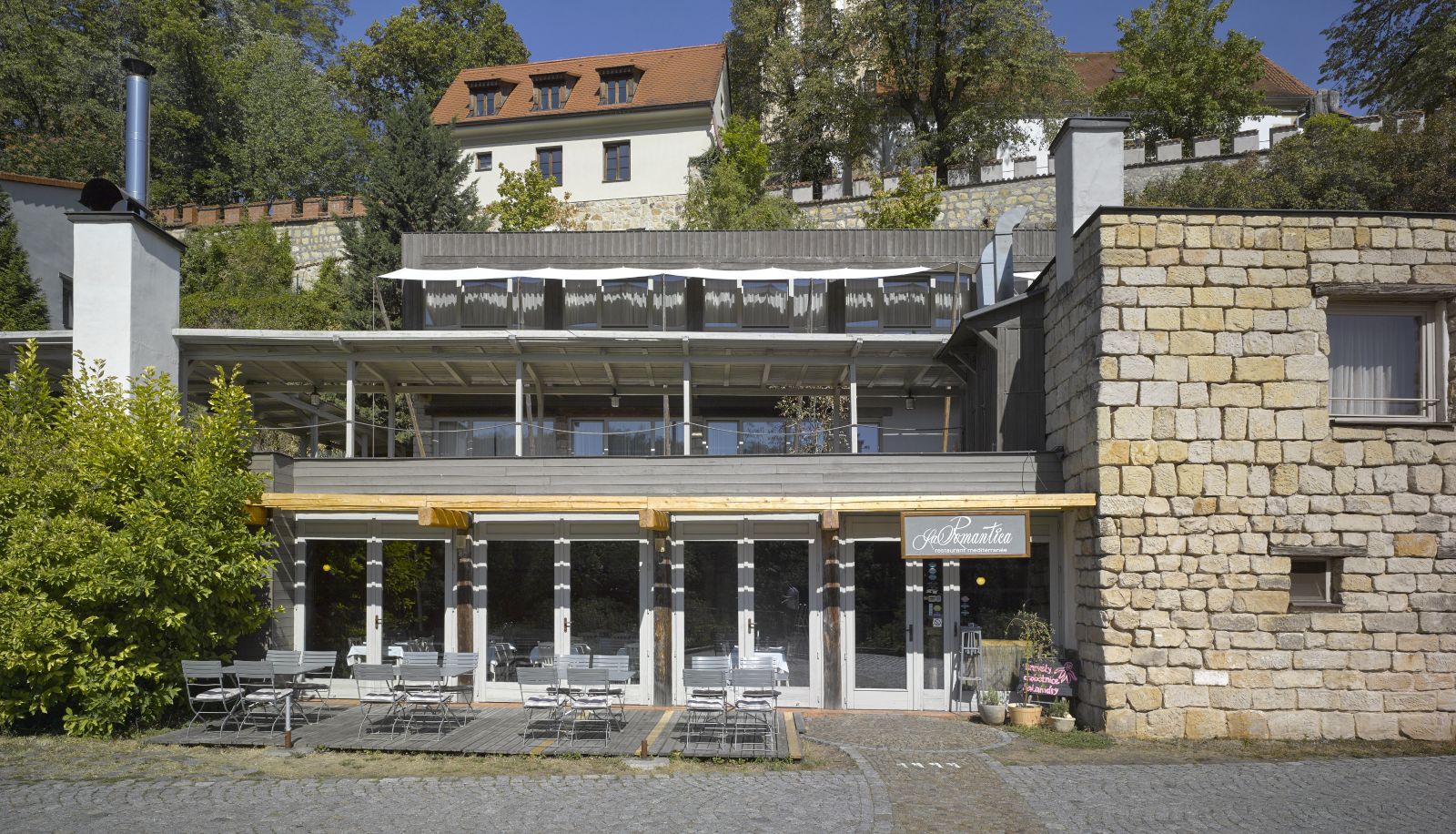 Hotel outdoor area - La Romantica