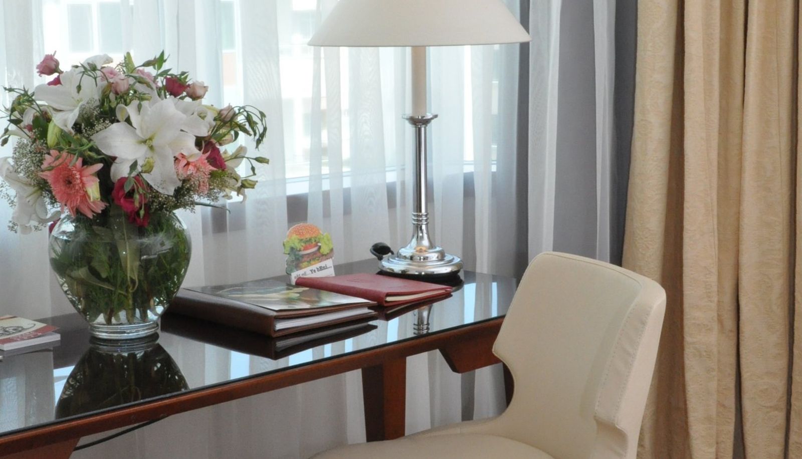 Room - Midi Hotel