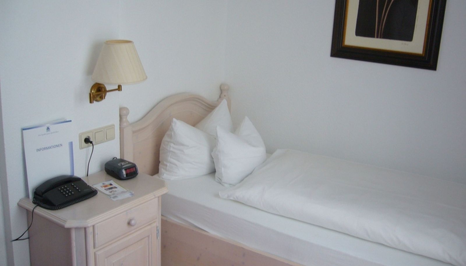 Standard room (single) - Vier Jahreszeiten Flair Hotel