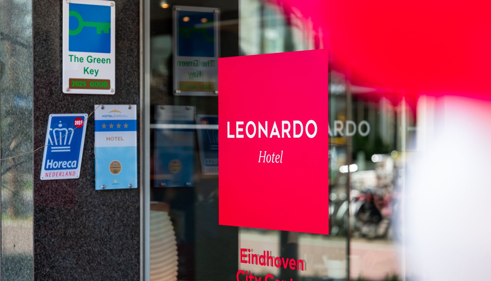Zewnętrzna część hotelu - Leonardo Hotel Eindhoven City Center