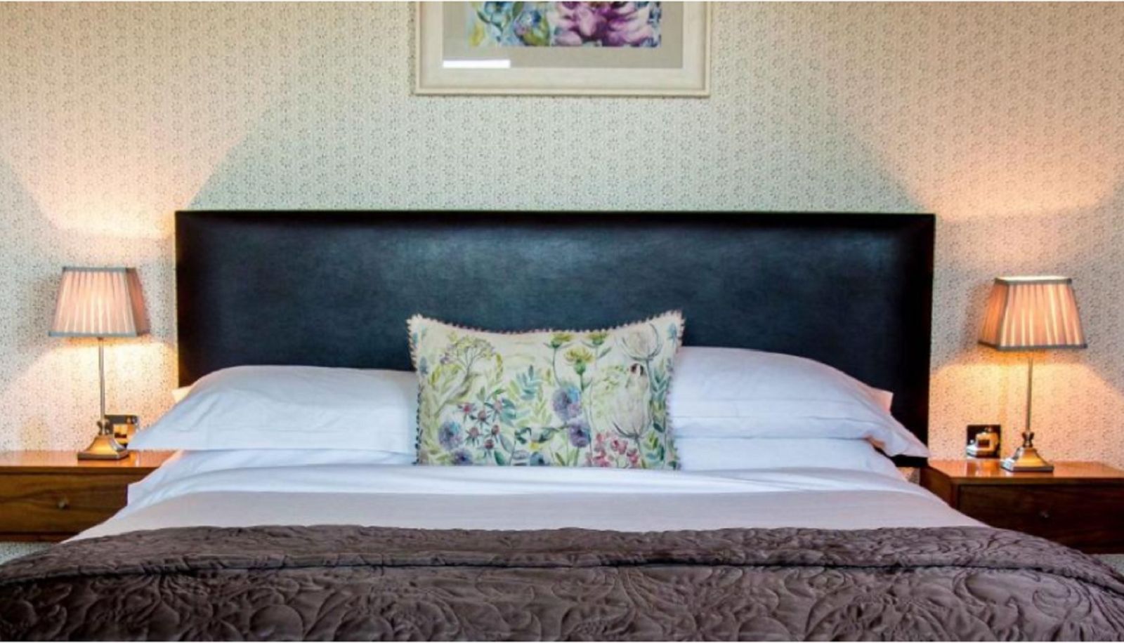 Suite - Manor West Hotel
