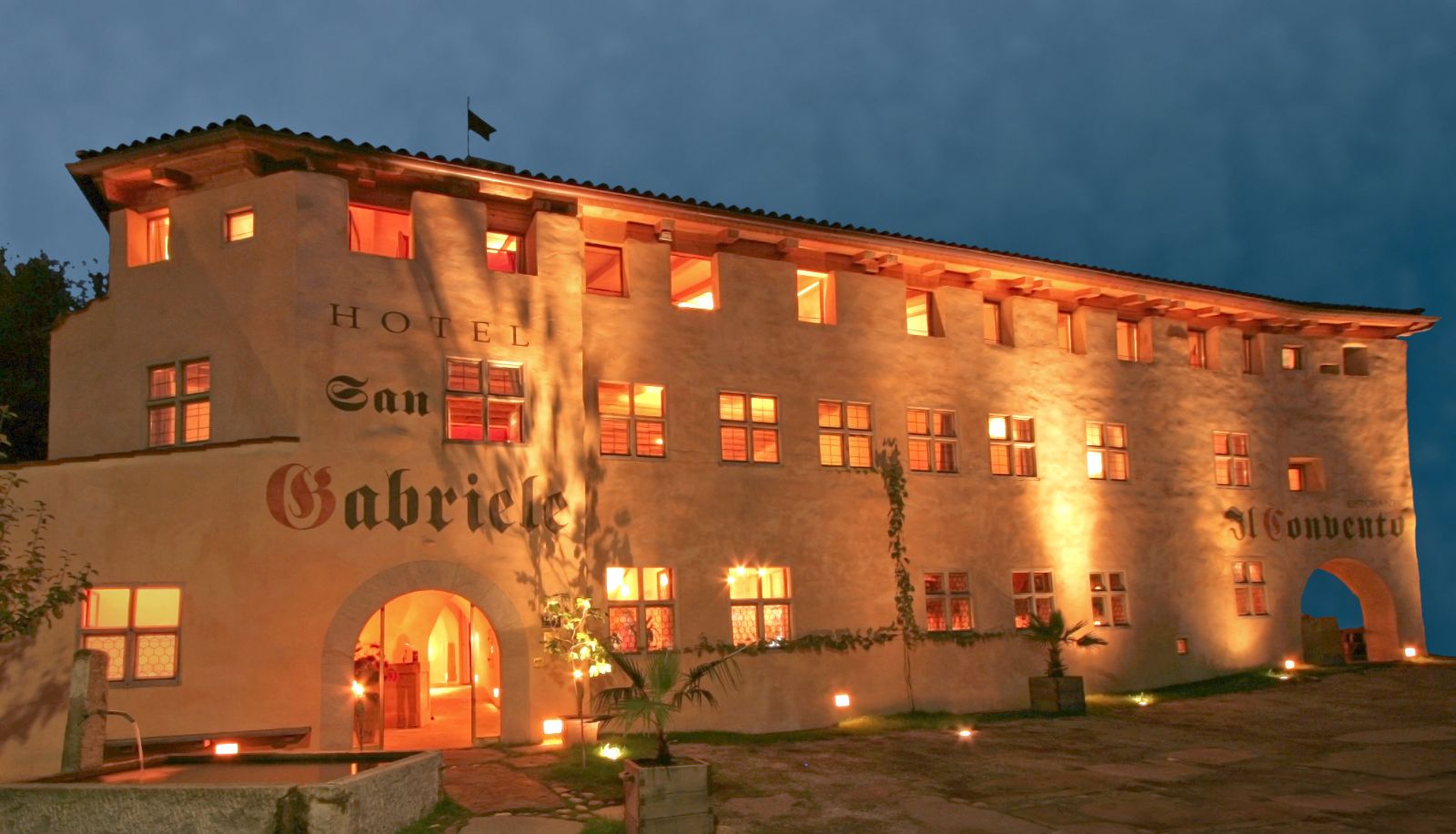 Hotel outdoor area - San Gabriele