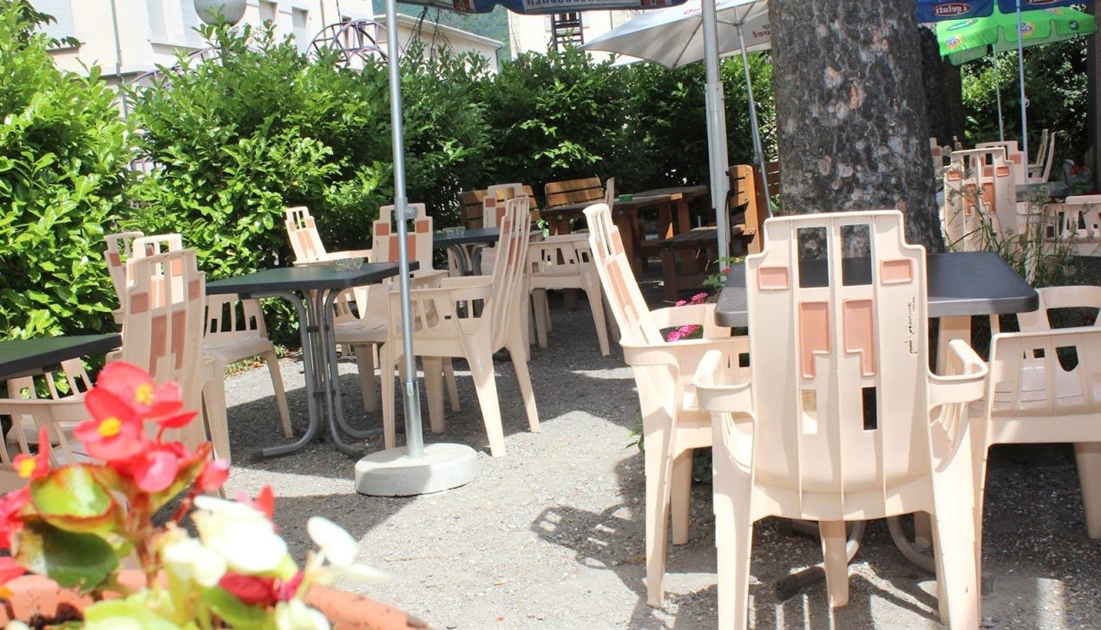 Terrace - Hotel de la Dent-du-Midi