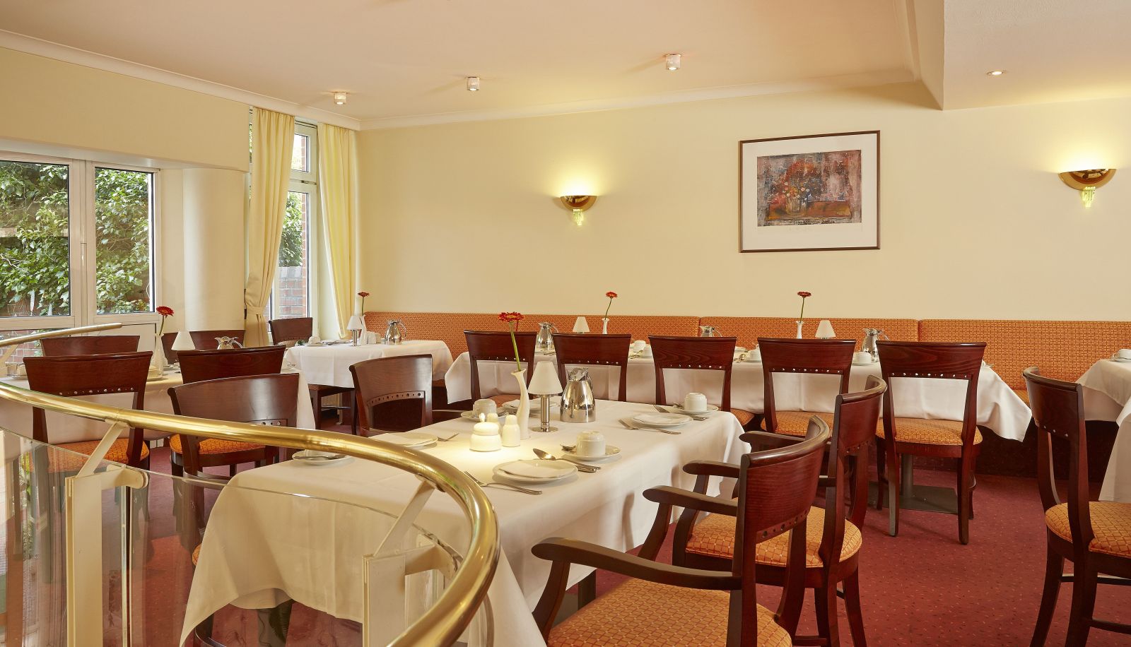 Salle de petit-déjeuner - H+ Hotel Stade Herzog Widukind