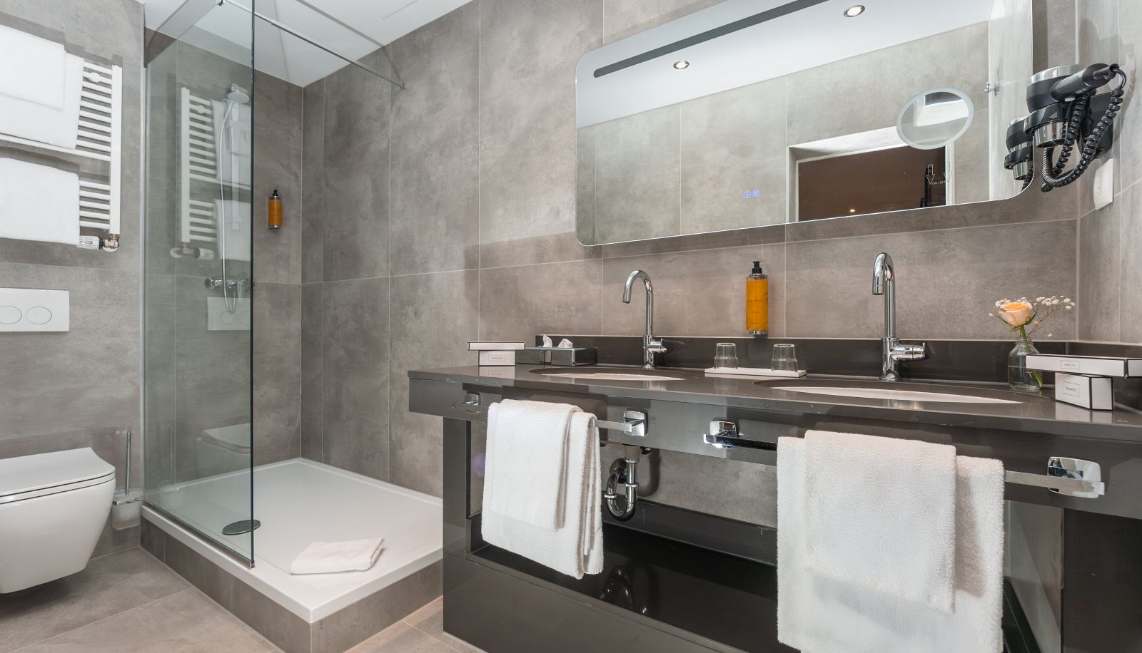 Badezimmer - Hotel Majestic Dortmund Central