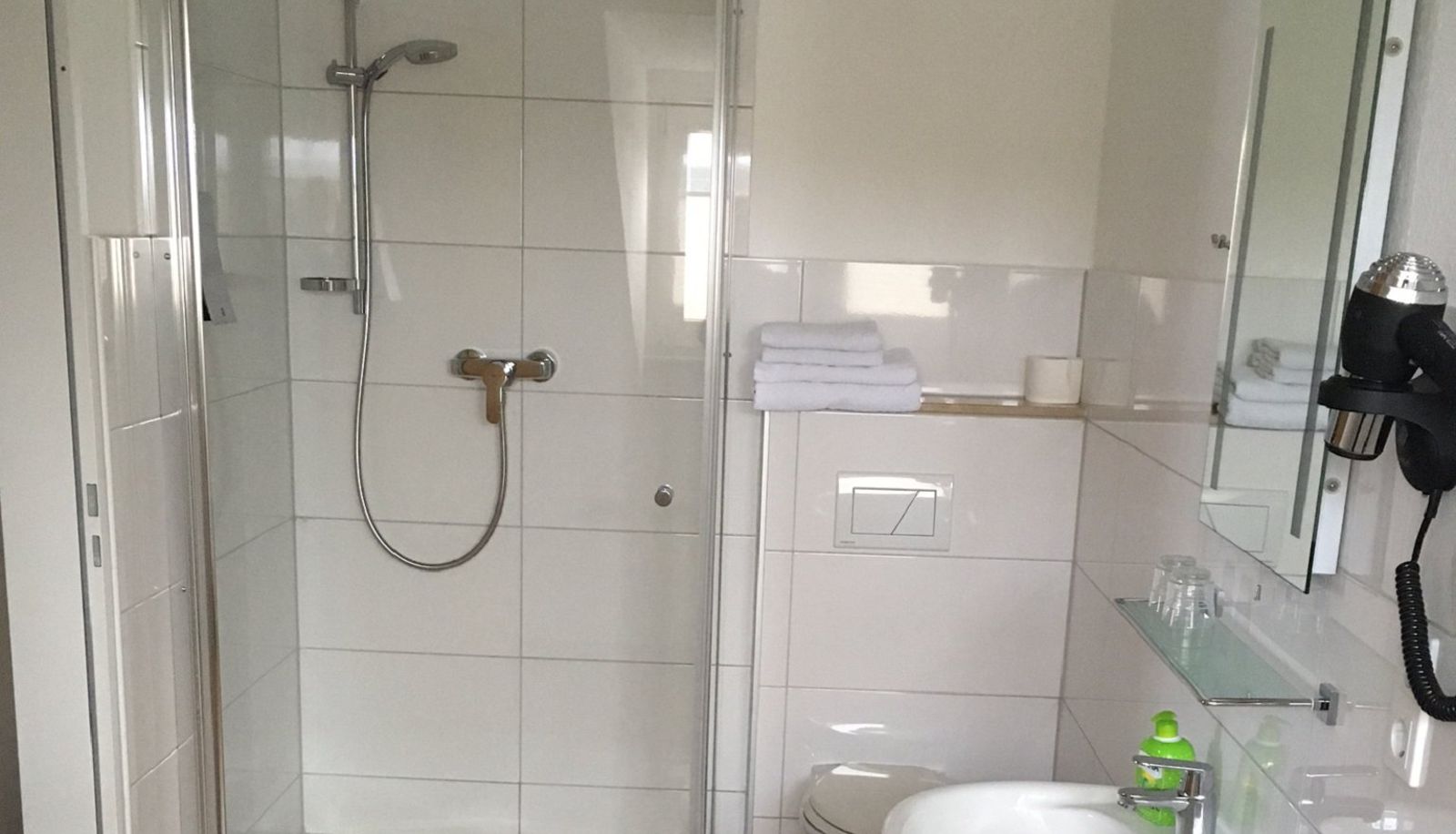 Badezimmer - tauwerk Hotel