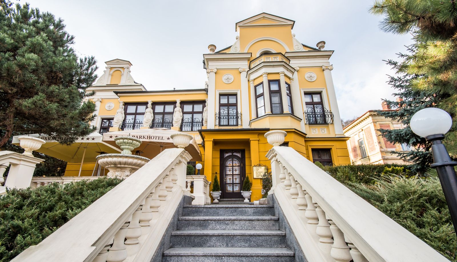 Hotel Außenbreich - Parkhotel