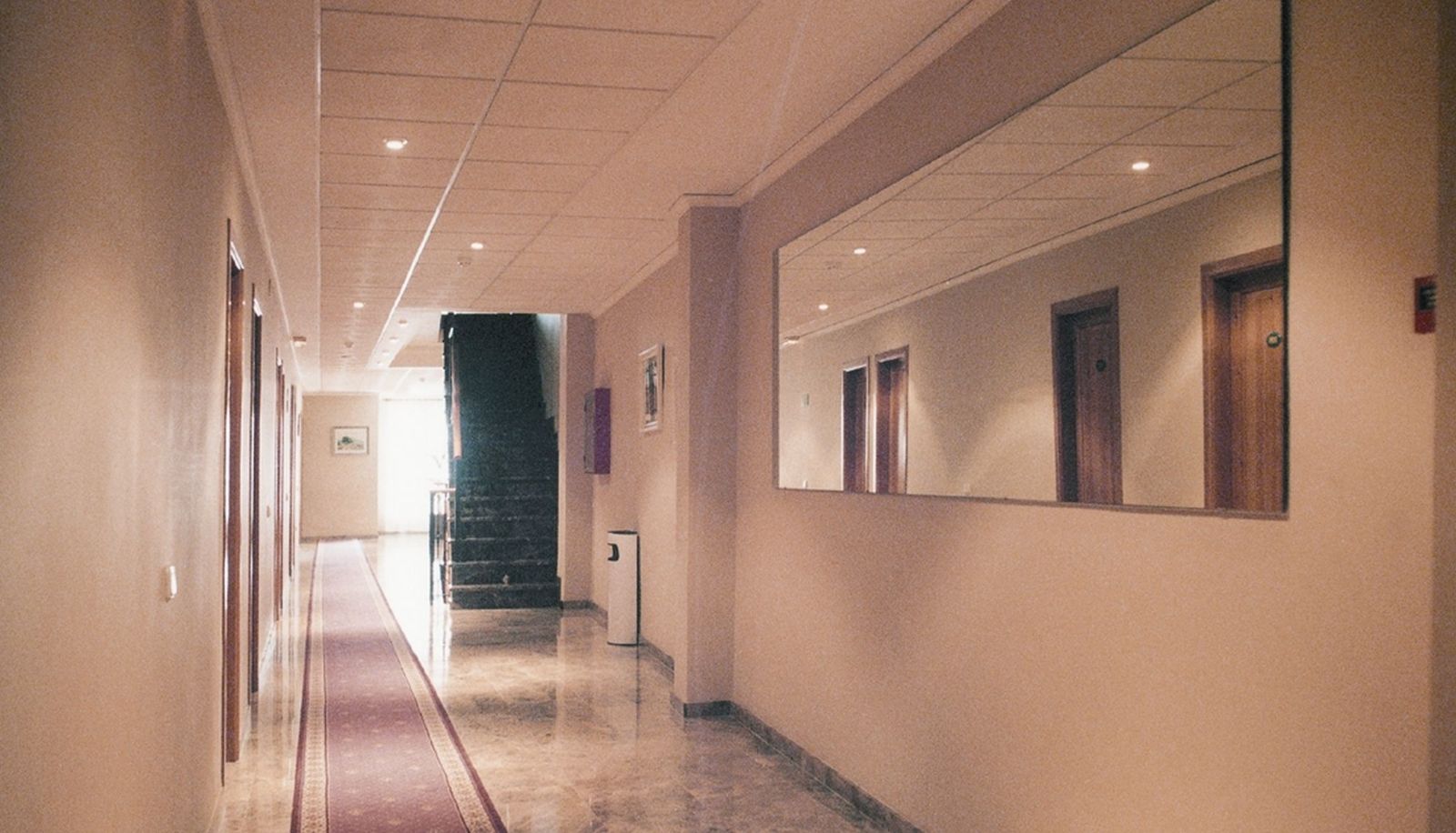 Intérieur de l'hôtel - Isabel Hotel Residencia