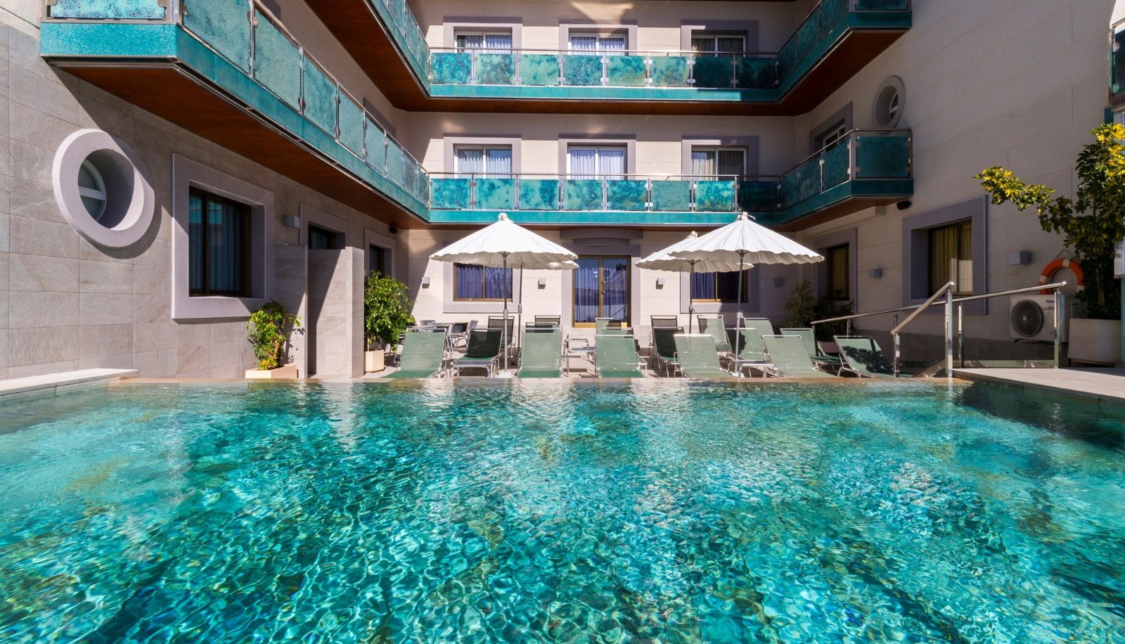 Piscine - Sant Jordi Boutique Hotel
