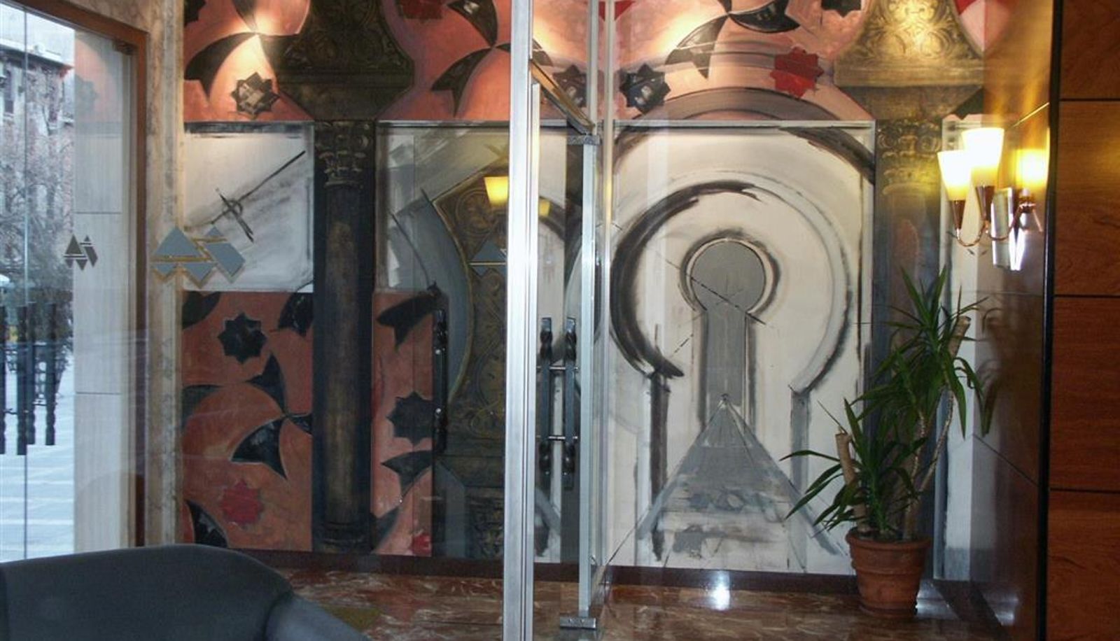 Hall - Macia Plaza