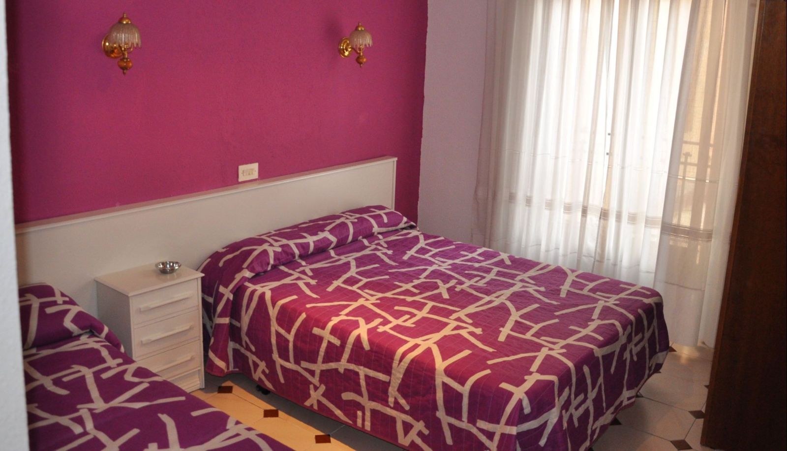 Pokój trzyosobowy - Central Hostal