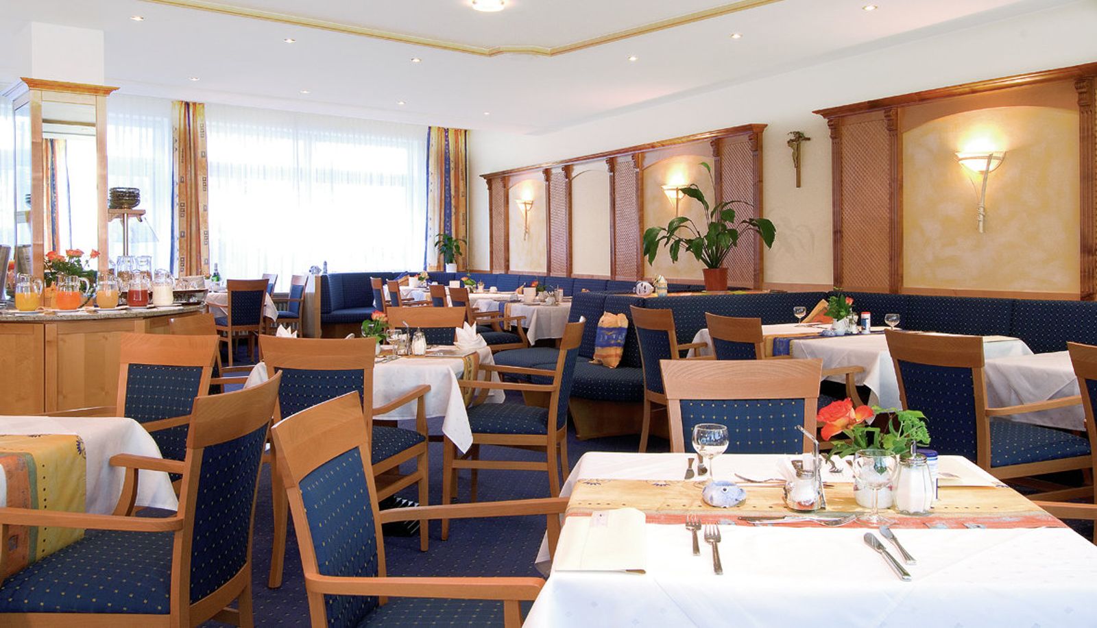 Sala de desayunos dentro del restaurante - Erika Vital-Hotel