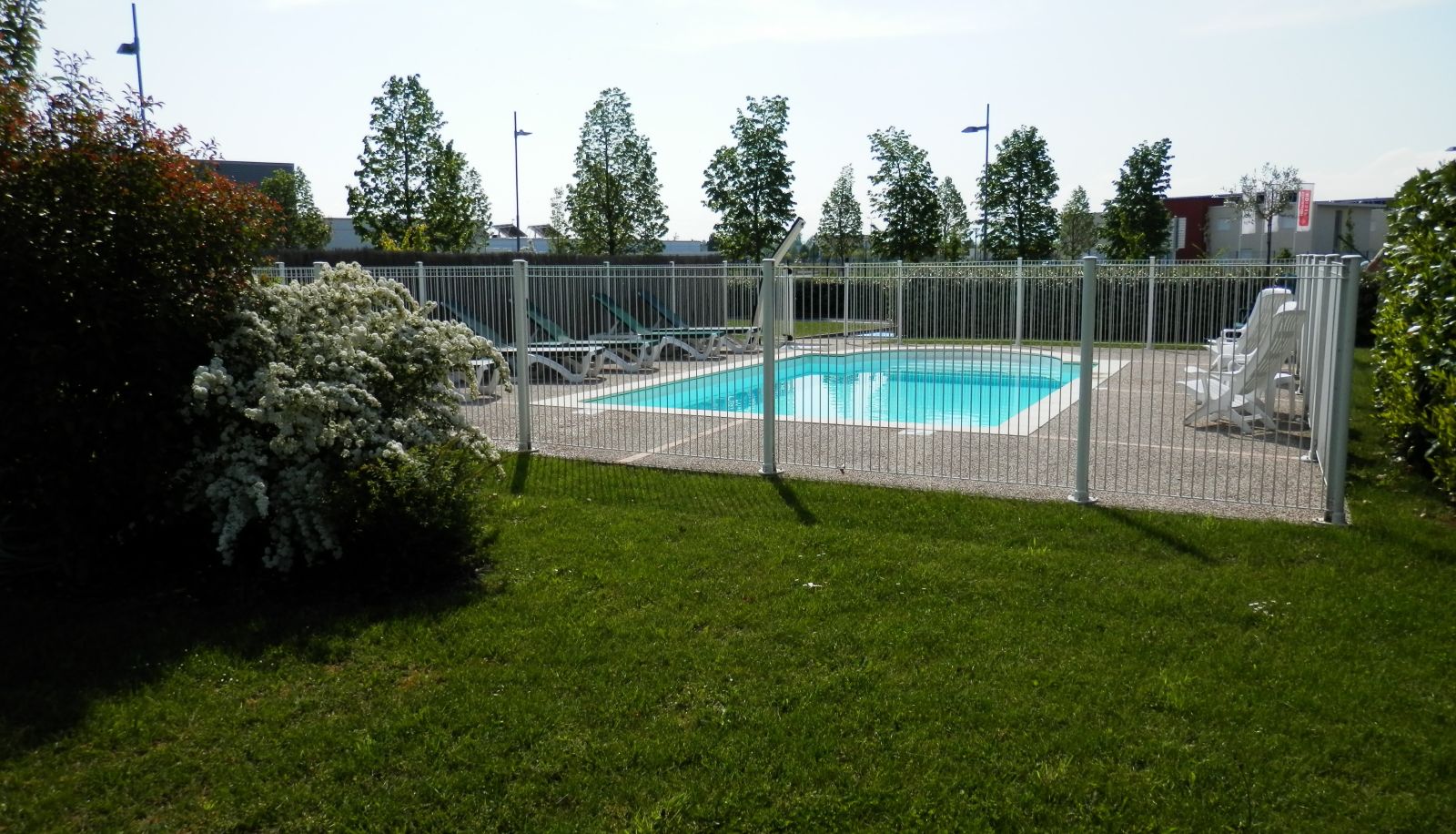 Ogród - Ever Route 64 Brit Hotel Tarbes Ibos
