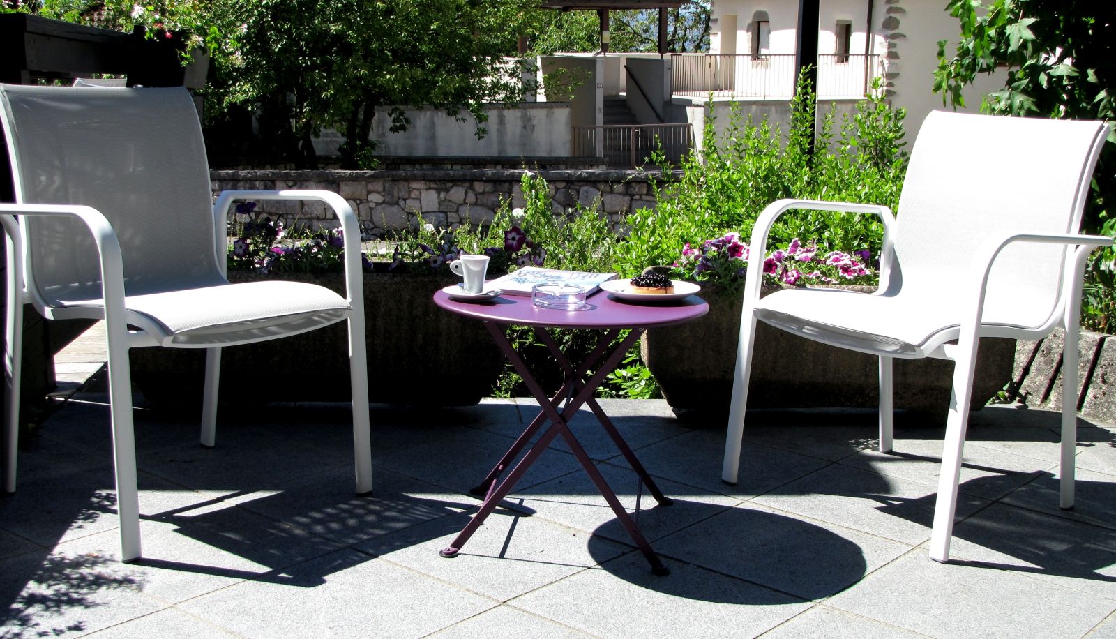 Terrasse - Logis hôtel Annecy Nord / Argonay
