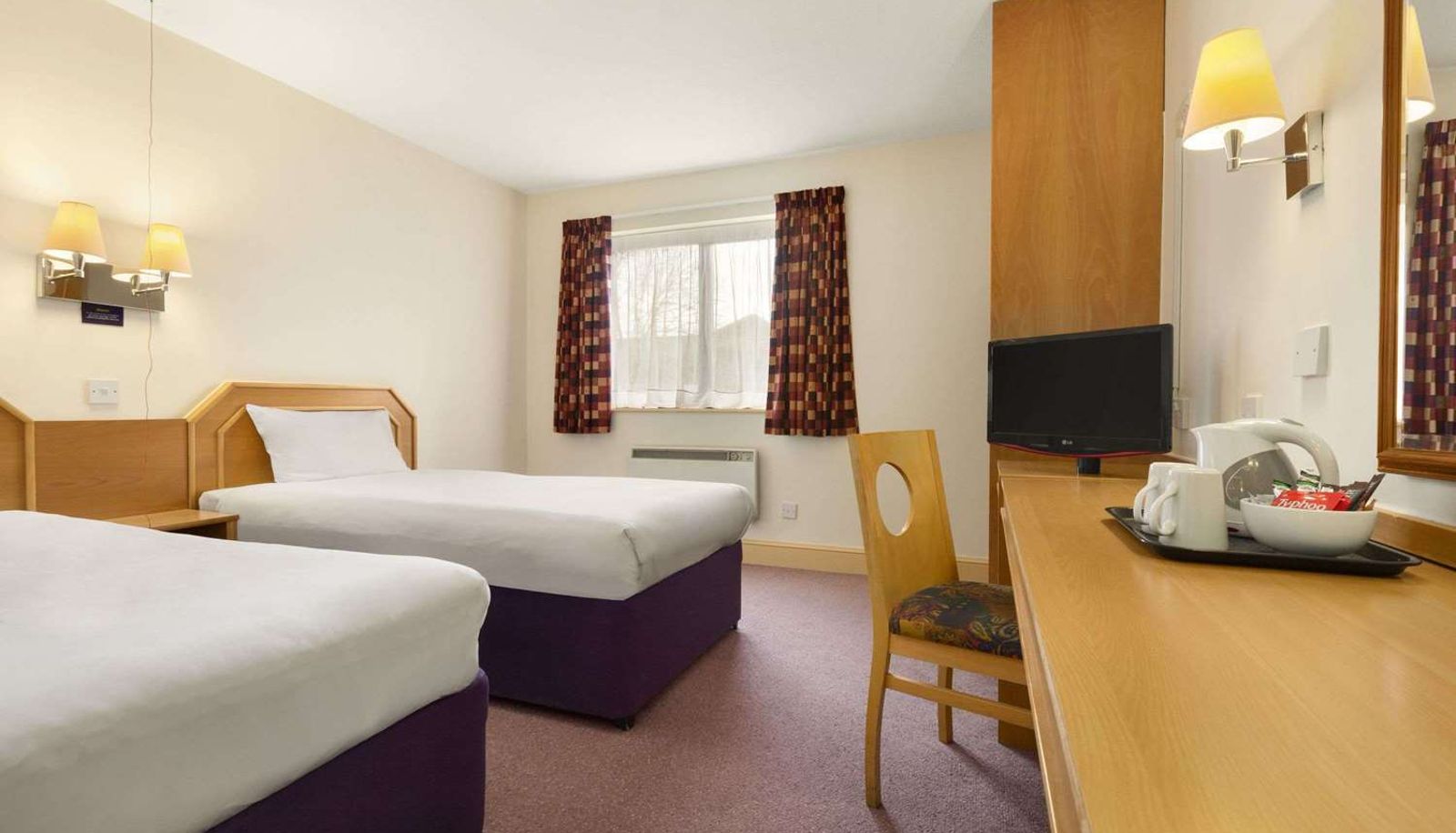 Room - Days Inn by Wyndham Sevenoaks Clacket Lane