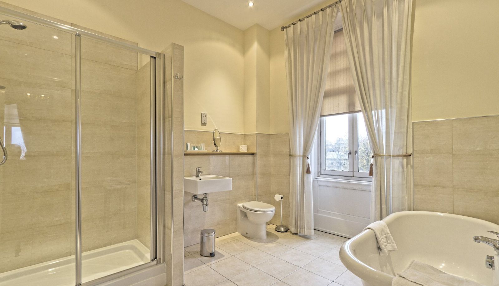 Info - Sherbrooke Castle Hotel