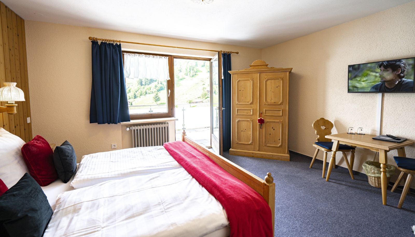 Standardzimmer (Doppel) - Schwarzwaldhotel Wiedener Hof