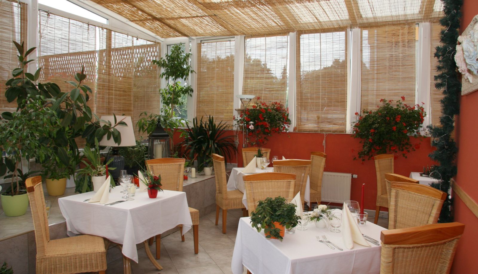 Salle de petit-déjeuner dans le restaurant - Wellness Pension Rainbow
