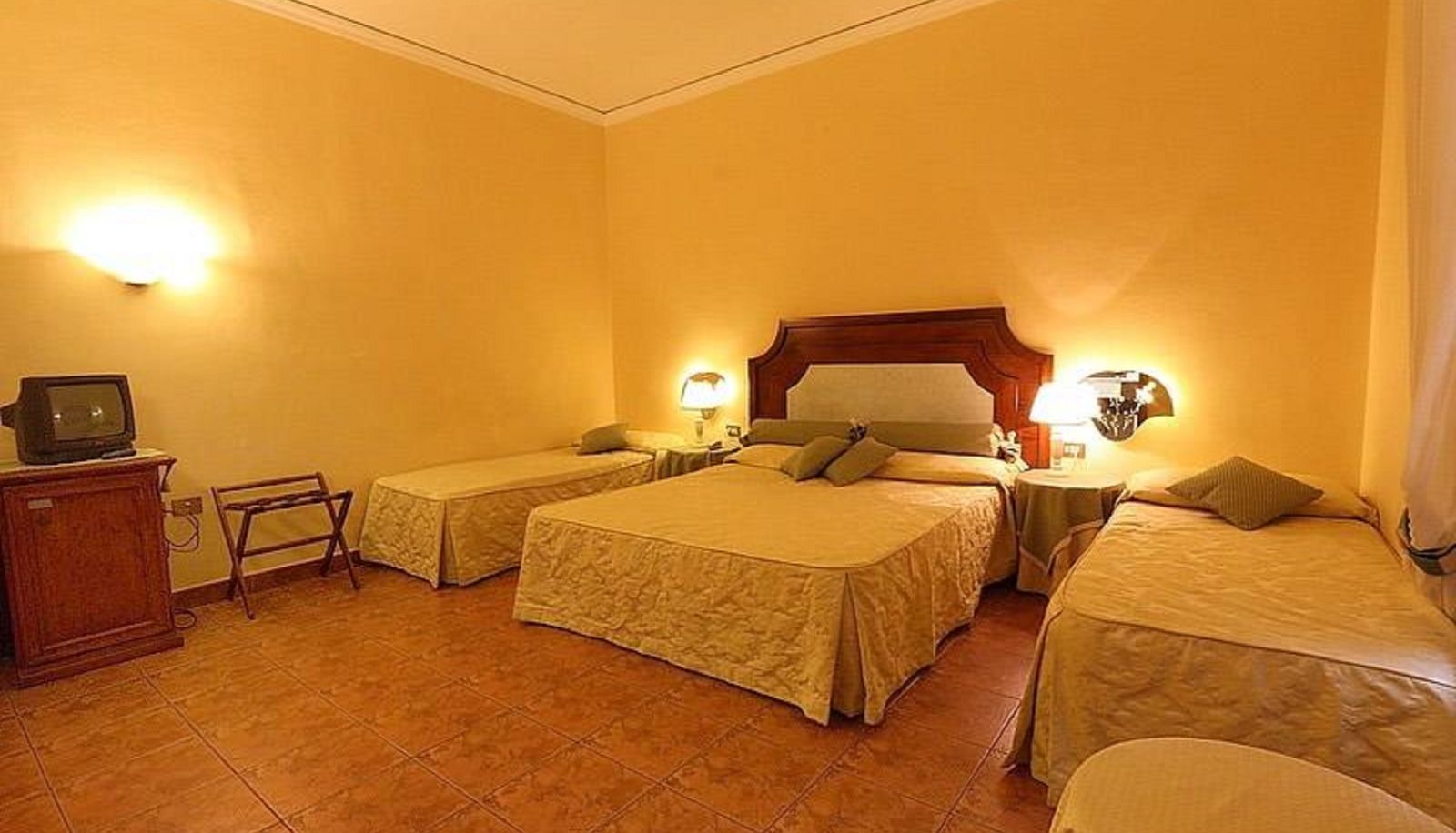 Vierbettzimmer - Alinari Hotel