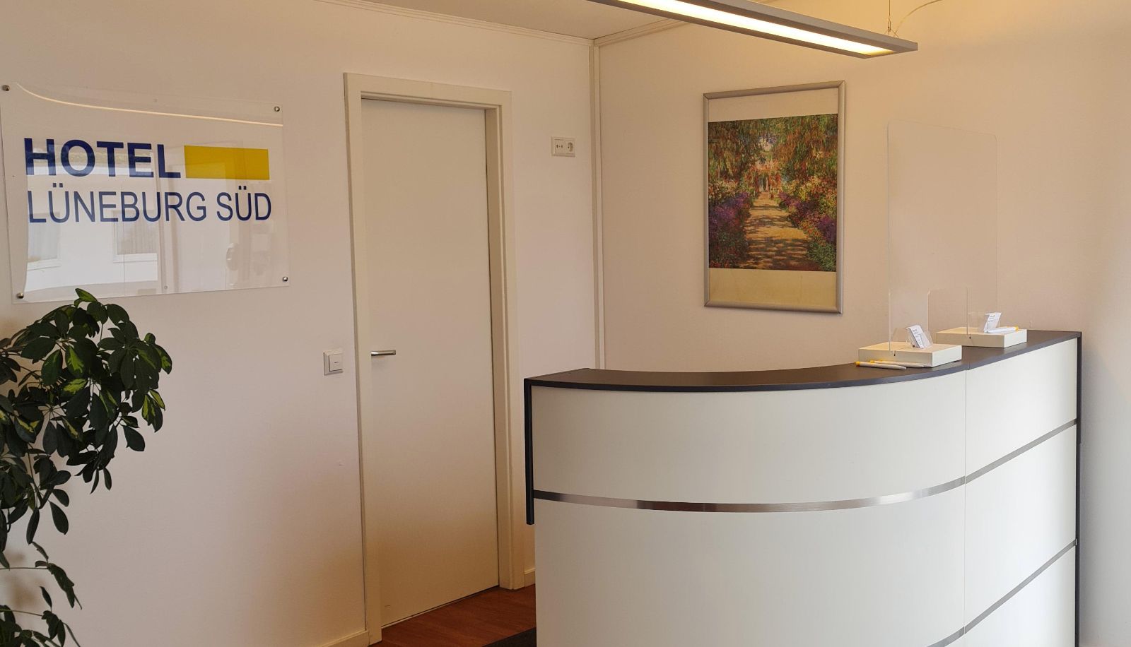 Recepcja - Hotel Lüneburg Süd