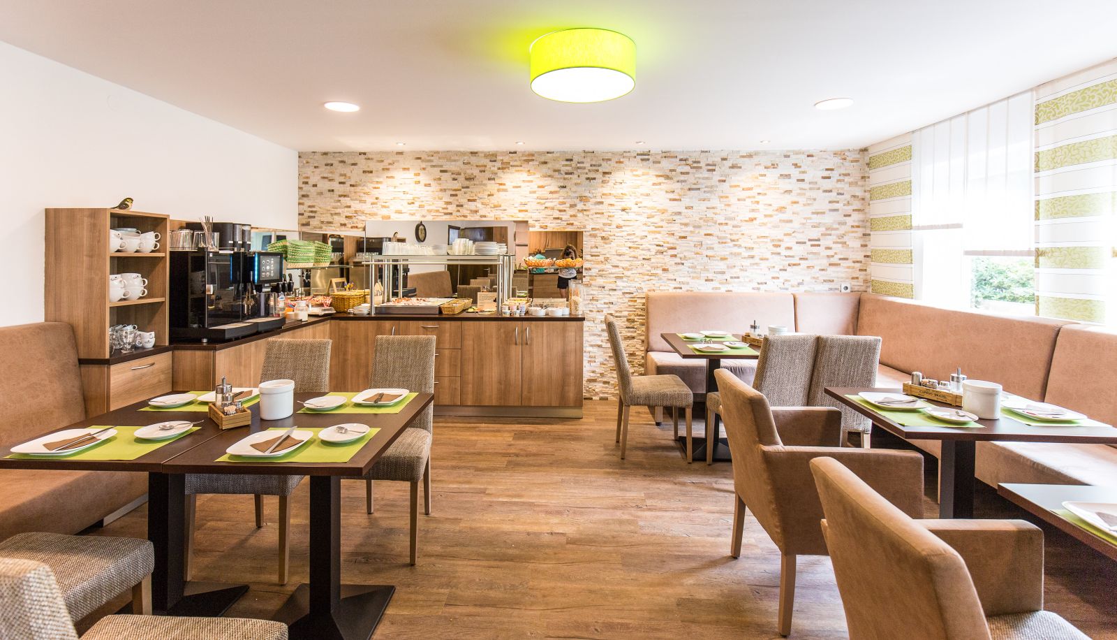 Breakfast room - Kreuth Hotel- und Reitsportzentrum
