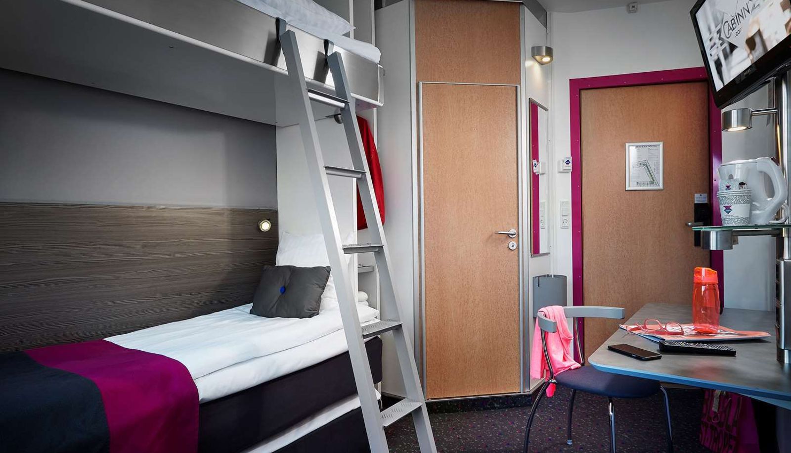 Room - Cabinn City