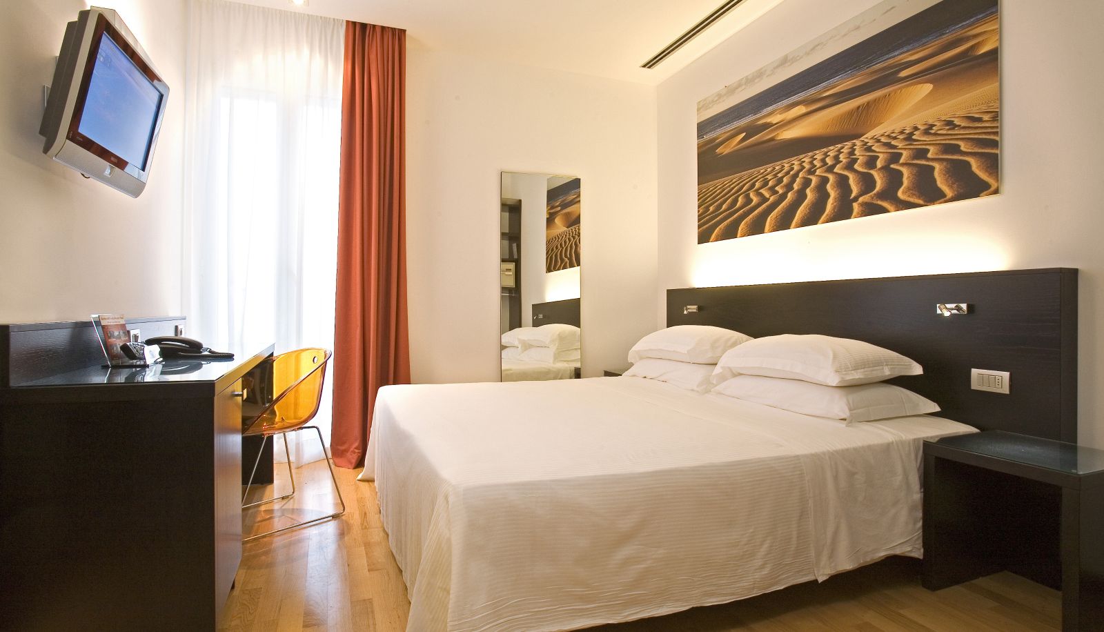 Habitación estándar (doble) - Card International
