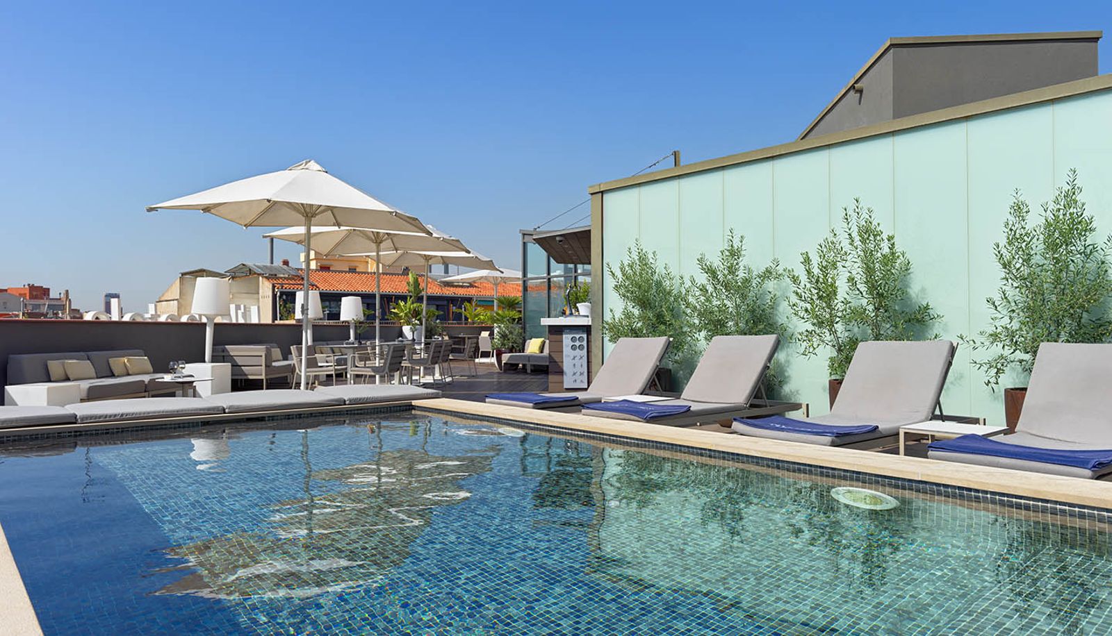 Pool - Hotel H10 Casanova