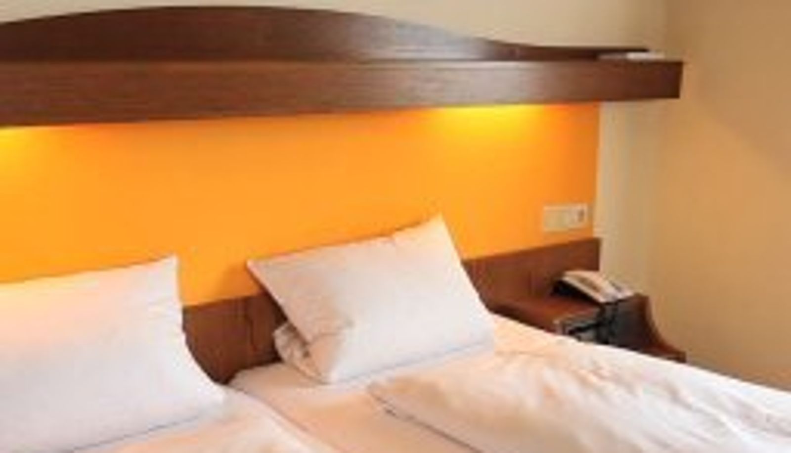 Room - Koenigsaecker