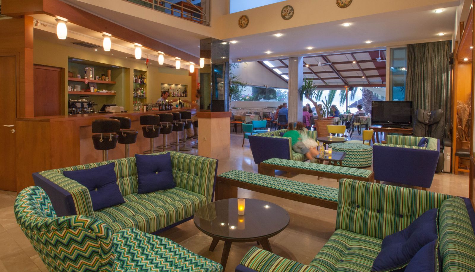 Bar - Dolfin