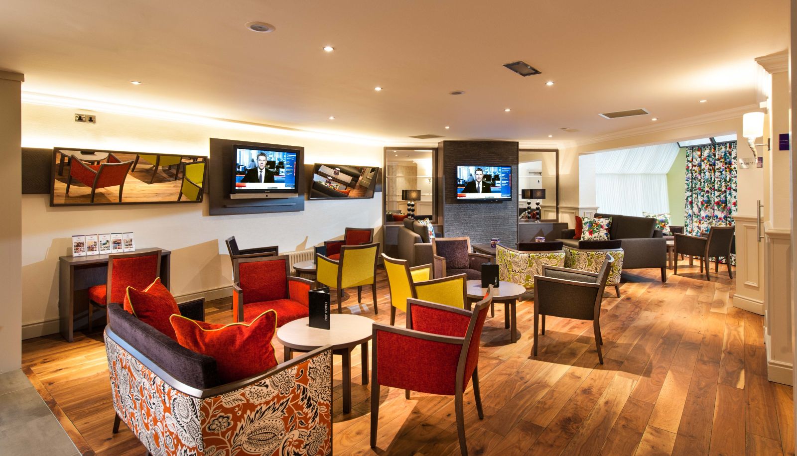 Hall - Leonardo Inn Glasgow West End