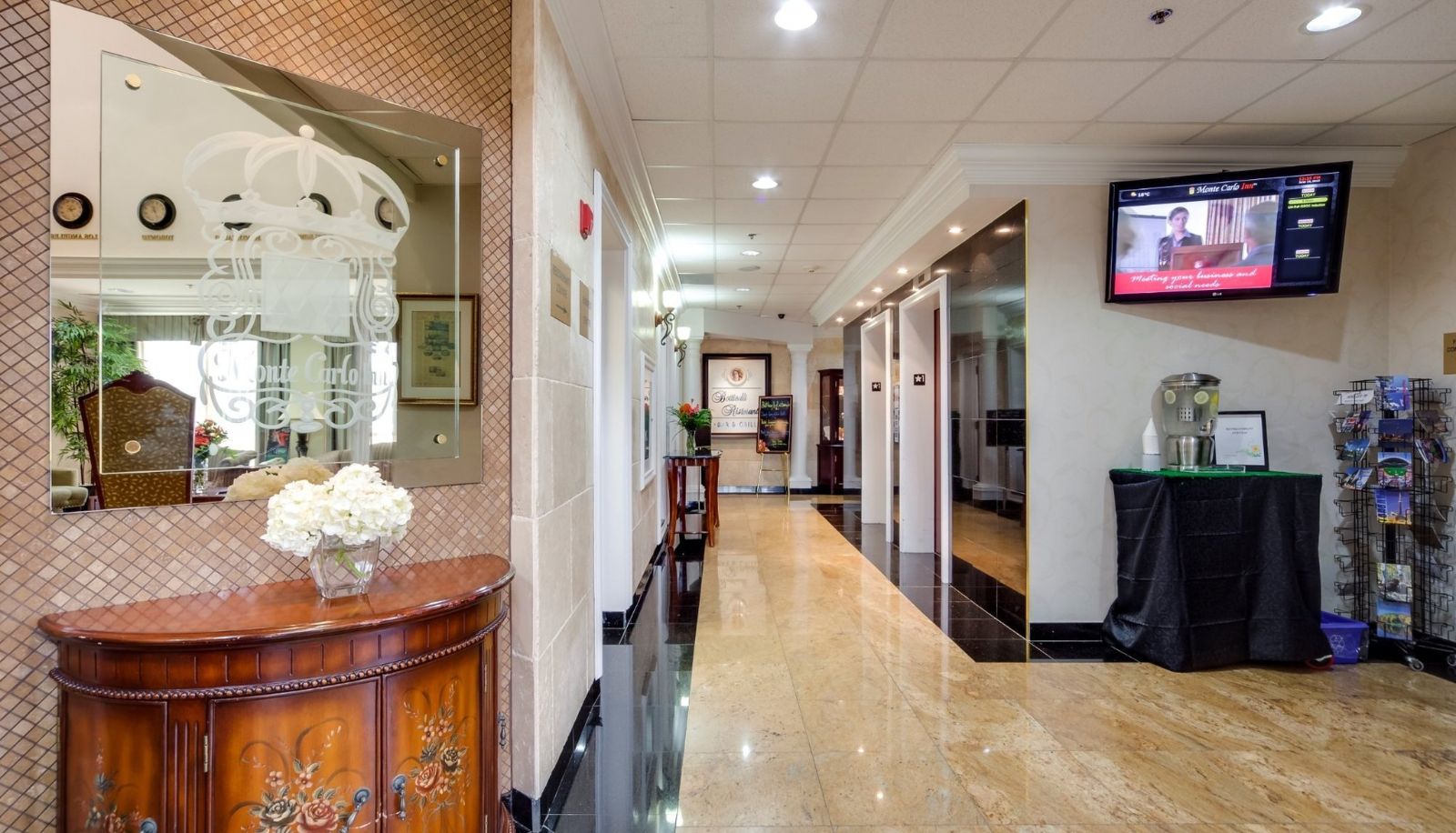 Salón - Monte Carlo Inn Vaughan Suites