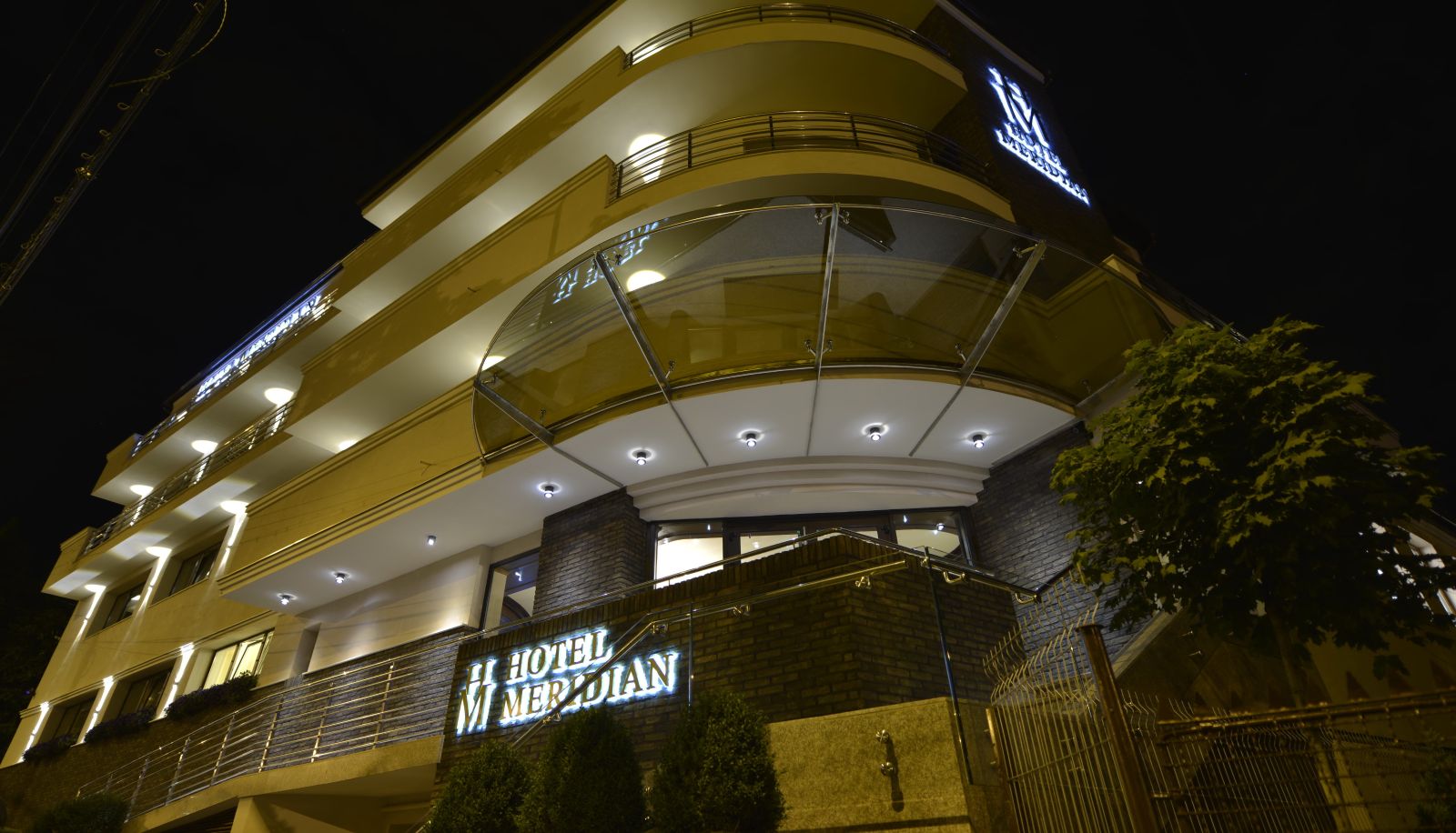 Hotel outdoor area - Meridian