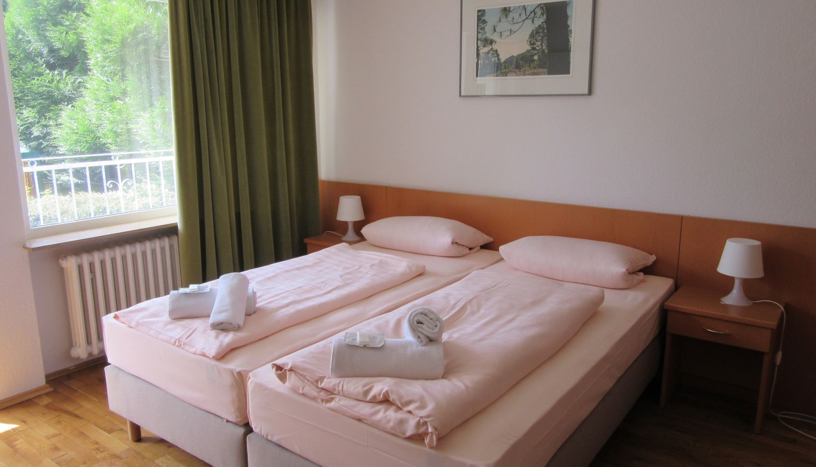 Zimmer mit Balkon - Eschborner Hof
