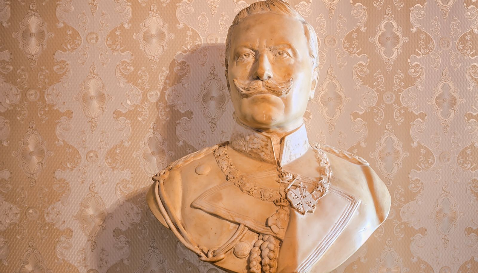 Hall - Historisches Hotel & Restaurant Deutscher Kaiser