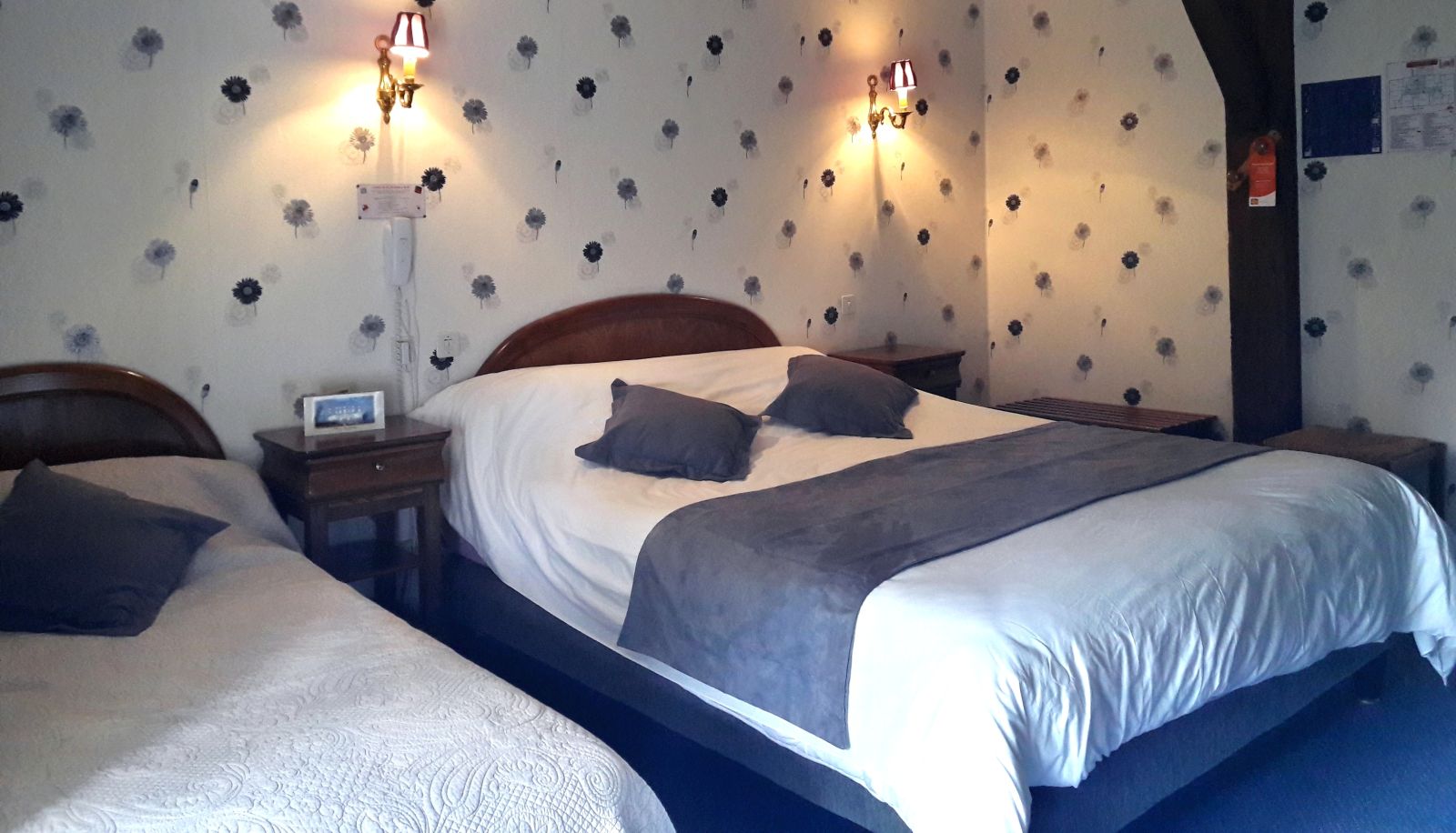 Superior room (double) - Hôtel Le Clos du Montvinage
