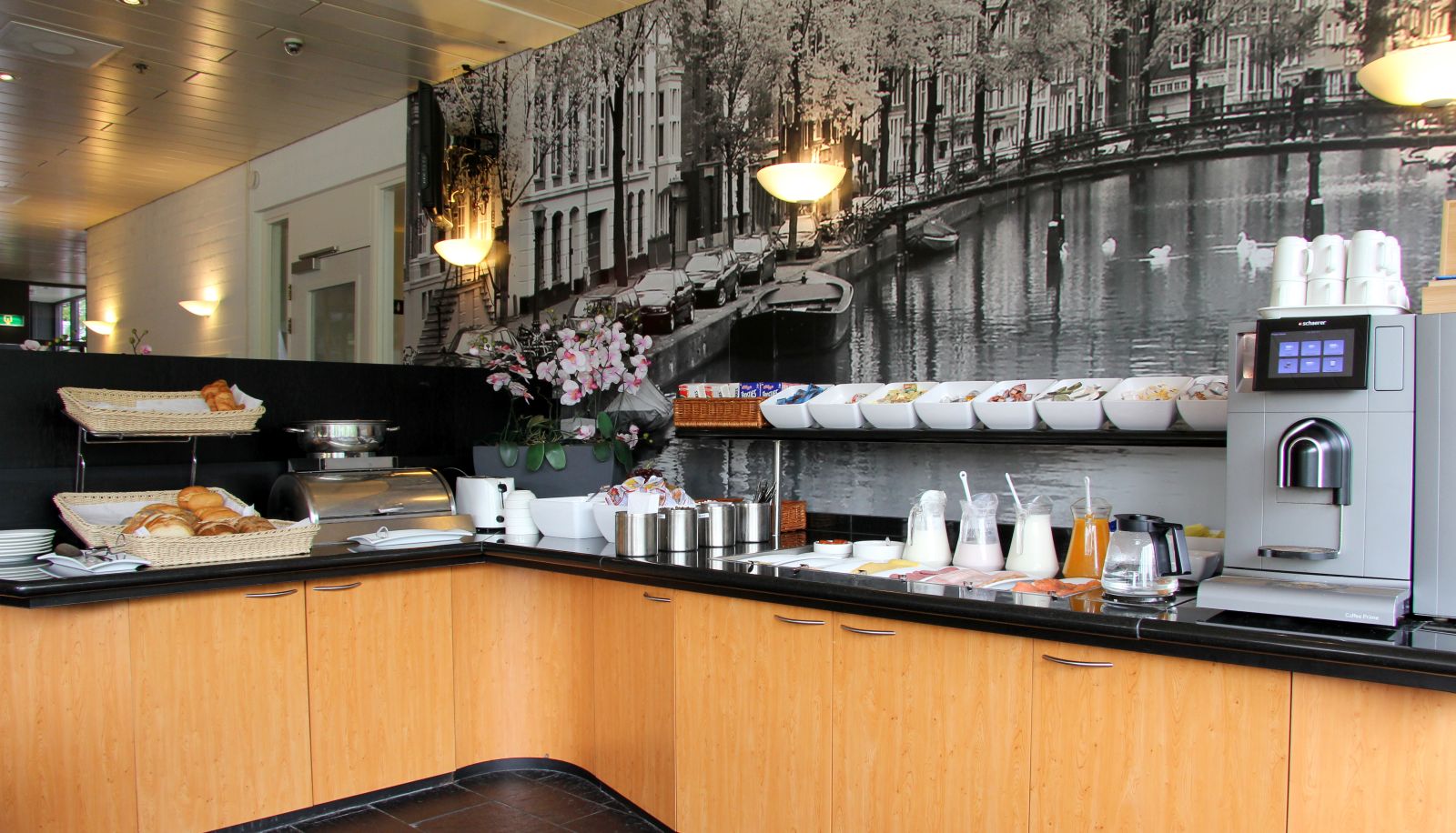 Buffet - Bastion Hotel Amsterdam Noord