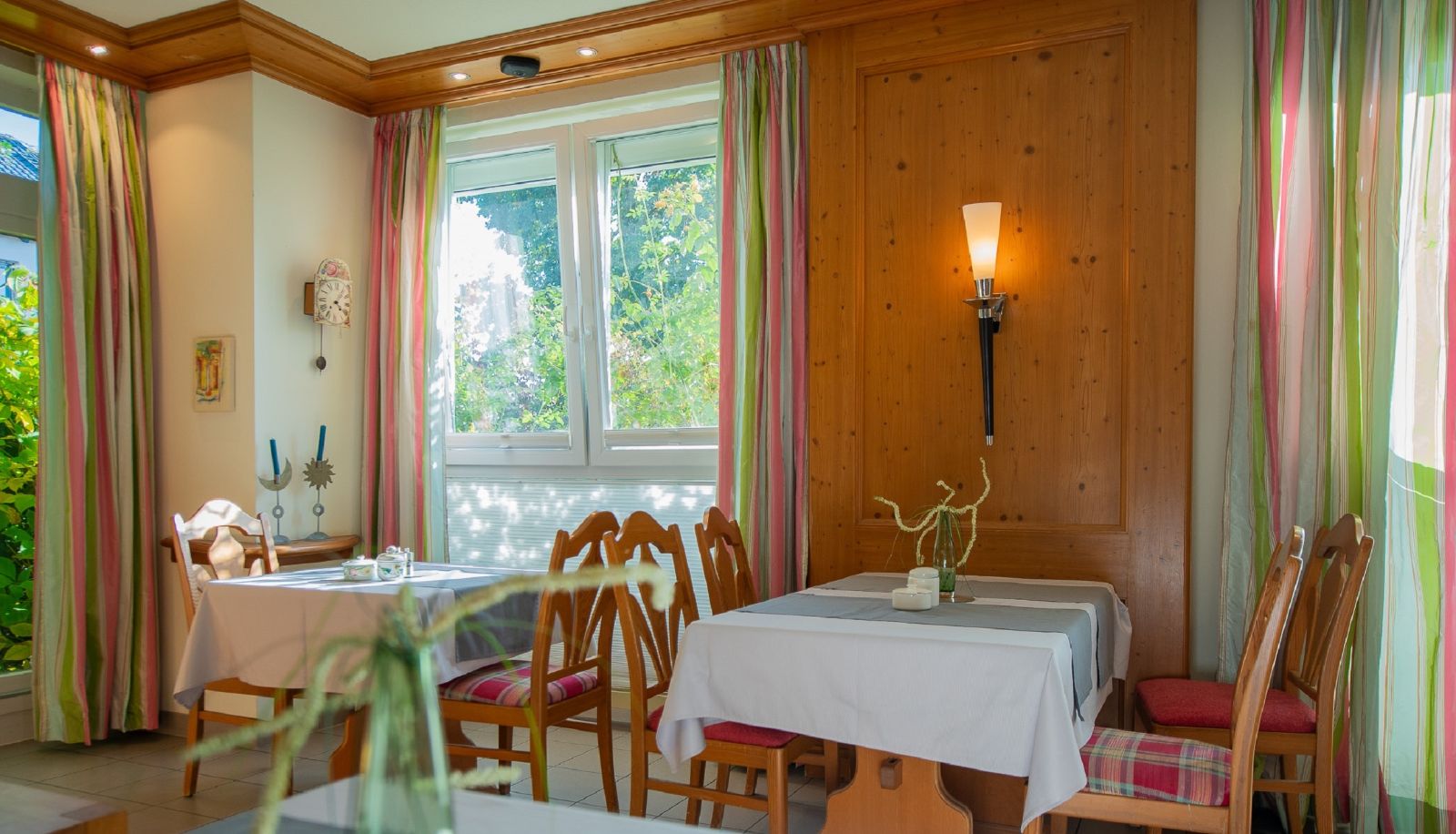 Frühstücksraum innerhalb des Restaurants - Hotel Lachnerhof