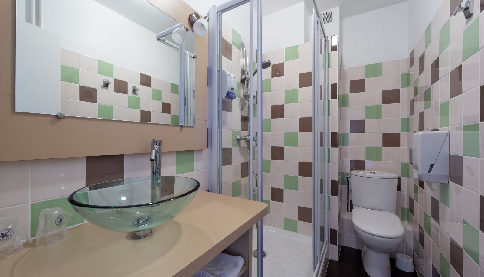 Salle de bain - Roscoff  Hôtel Spa Le Triton The Originals Boutique