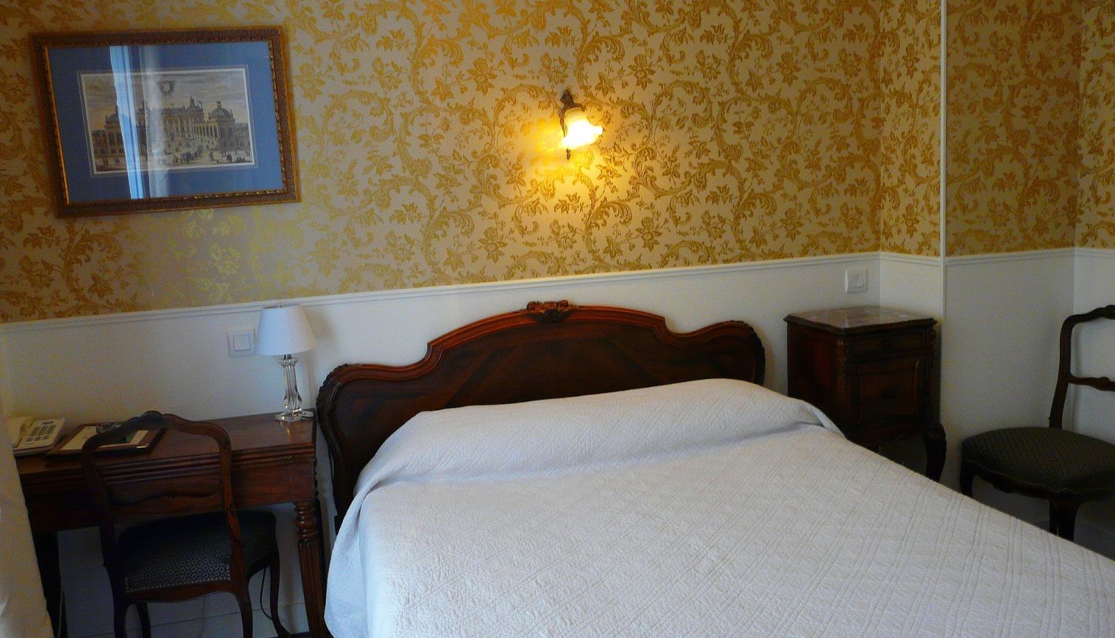 Chambre standard (double) - Hôtel de l'Abeille