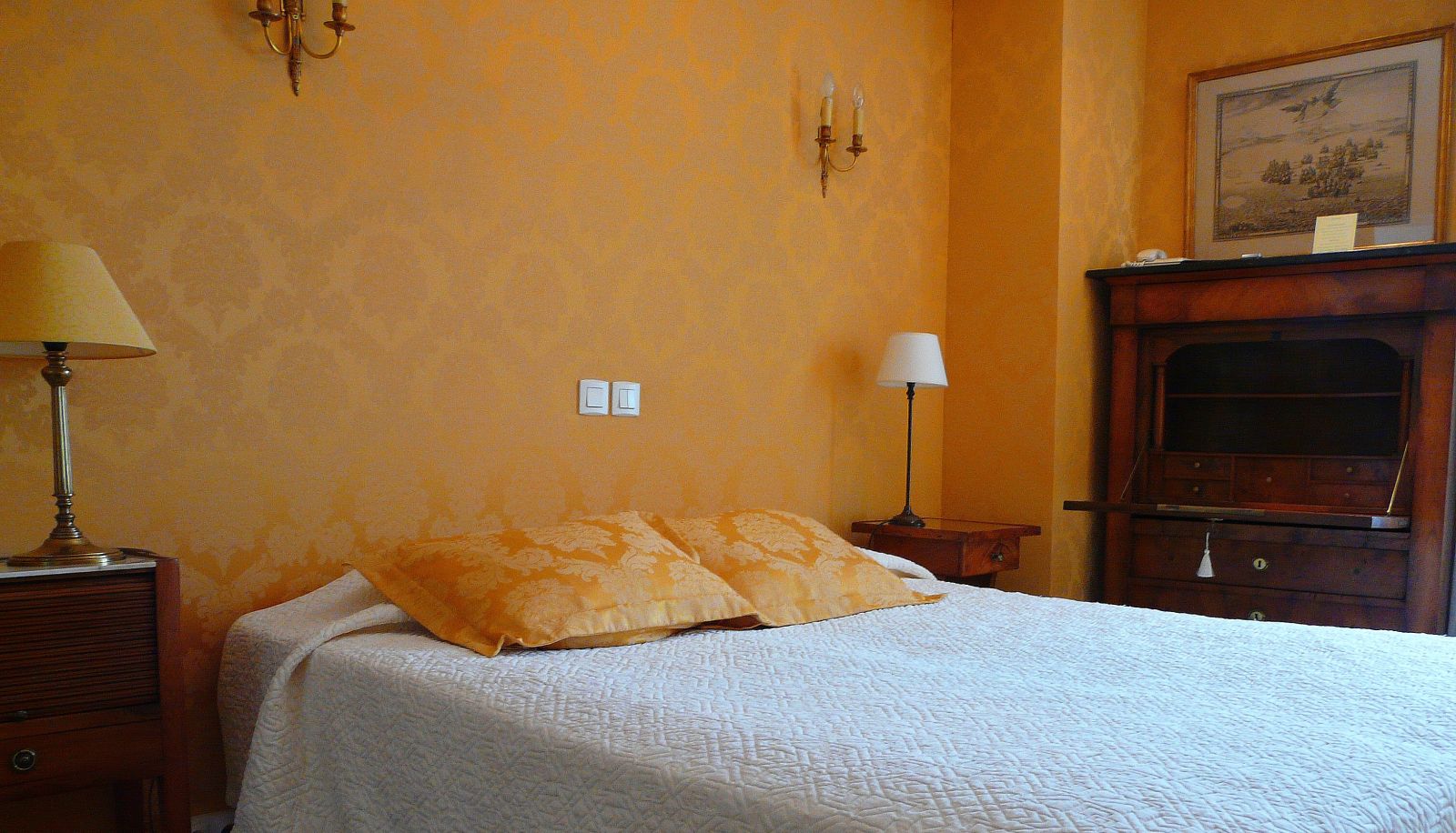 Chambre supérieure (double) - Hôtel de l'Abeille