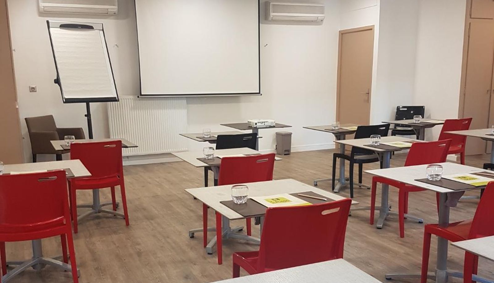 Meetingzimmer - L' Etape Logis