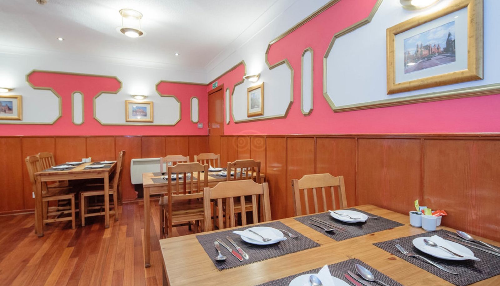 Ontbijtzaal - OYO Charing Cross Hotel Guest House