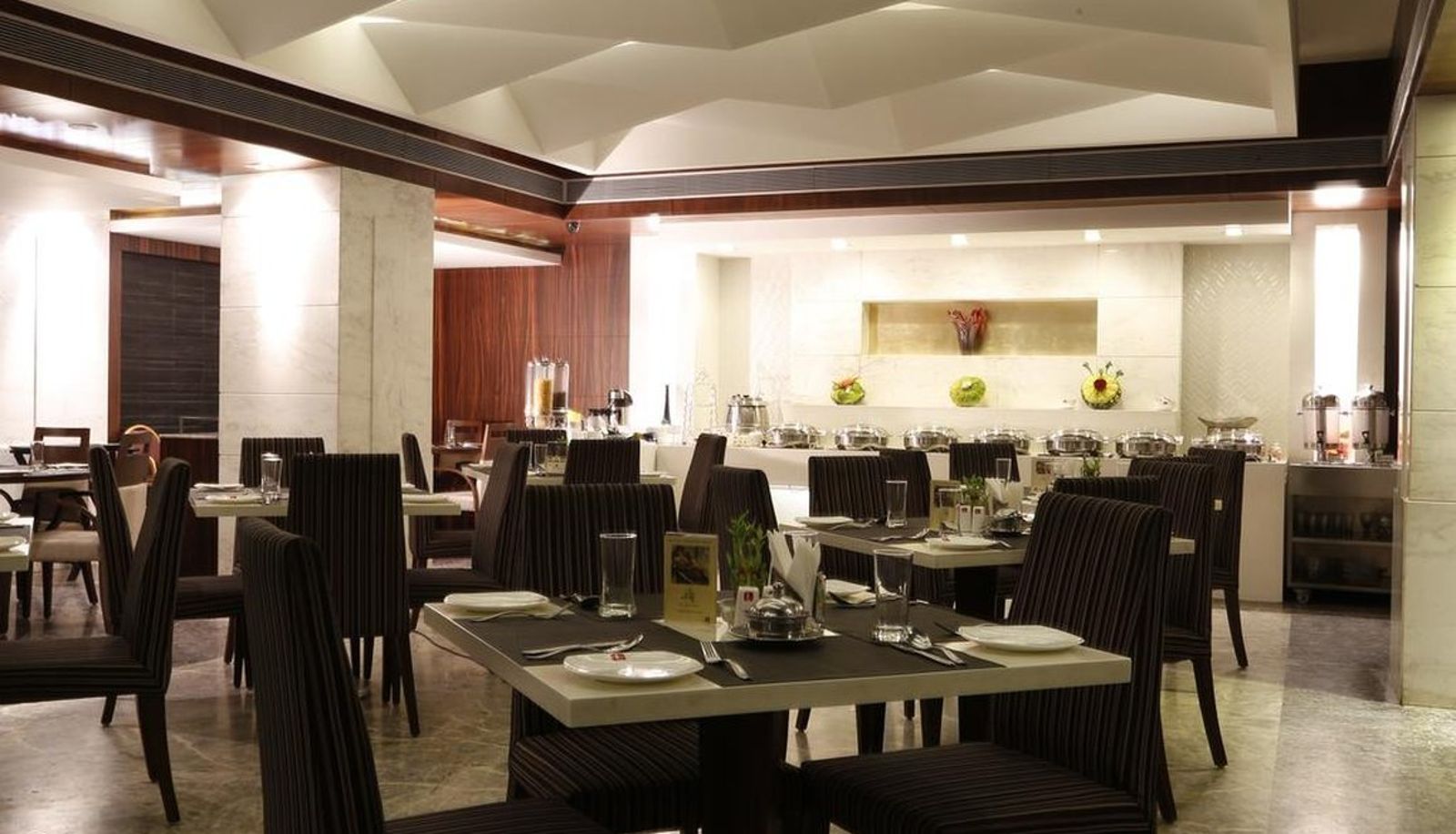 Restaurante - Lords Plaza Surat
