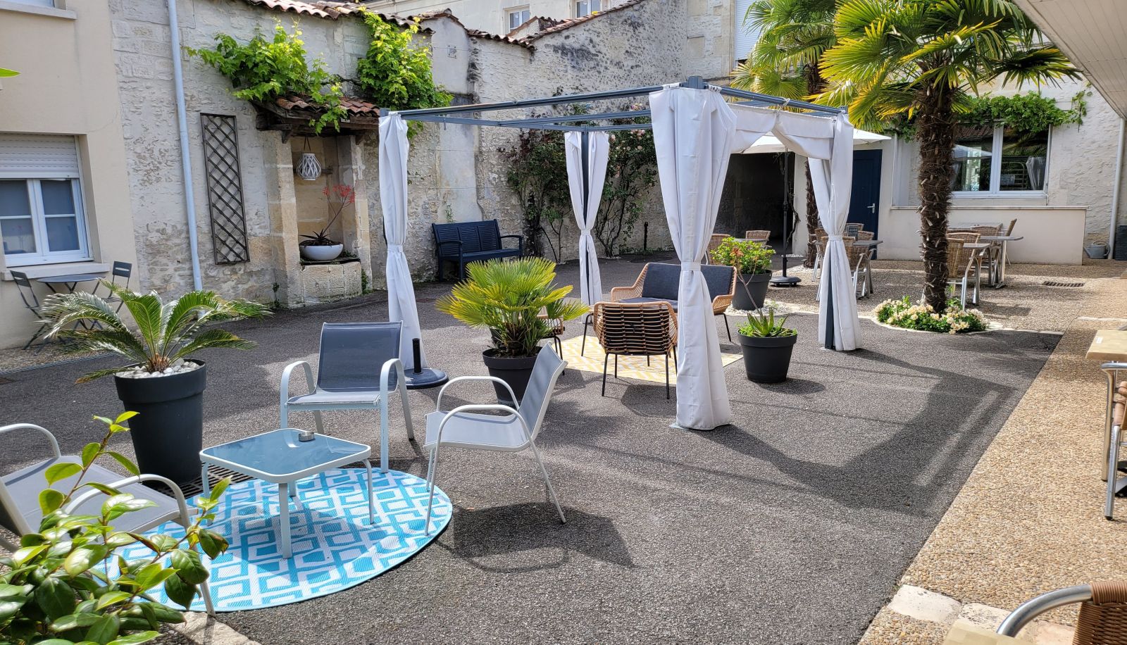 Taras - Cit’Hotel Le Cheval Blanc