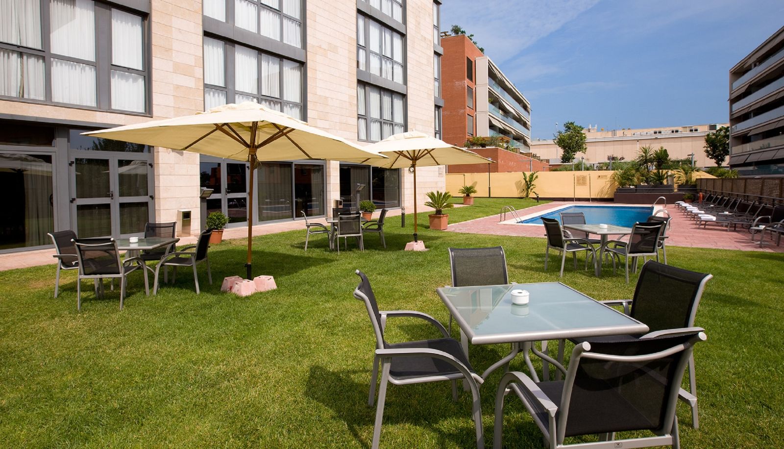Piscina - Sercotel Cornellá Barcelona