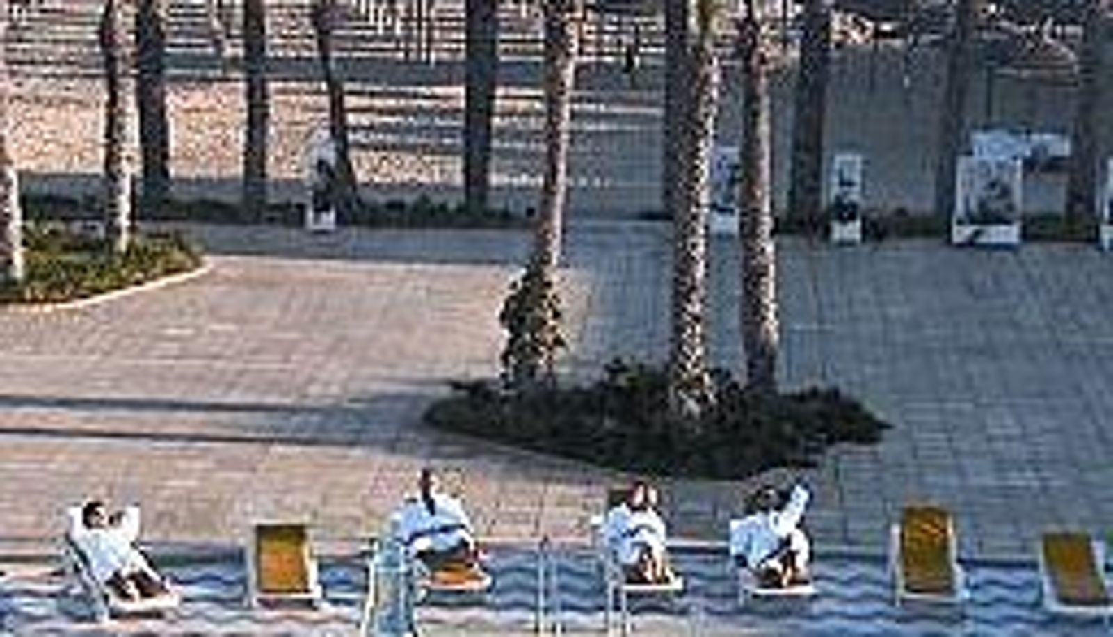 Terrace - Nahrawess Hotel & Spa Resort