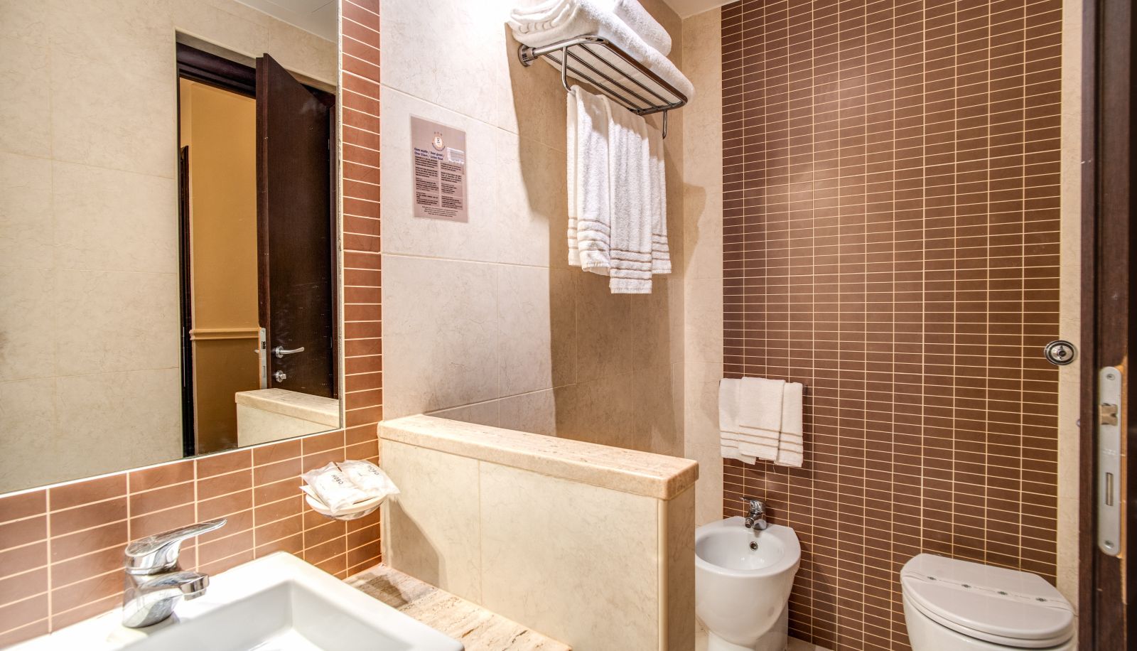 Bagno - Everest Inn Rome Hotel